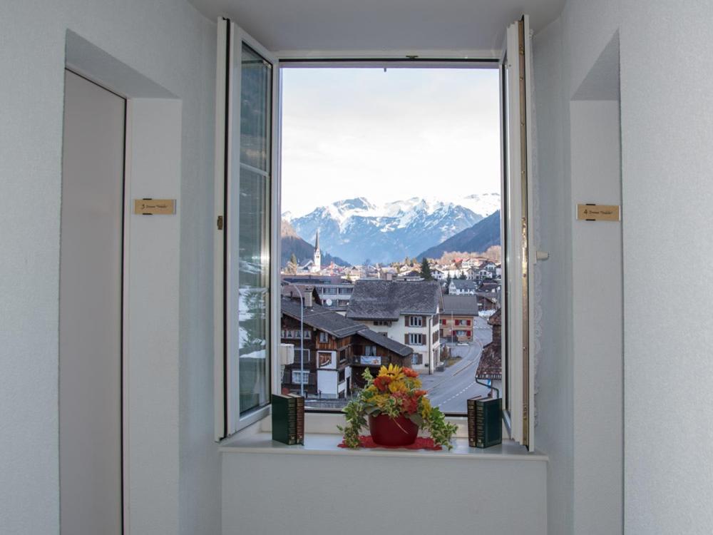 Hotel Restaurant Raben Linthal Экстерьер фото