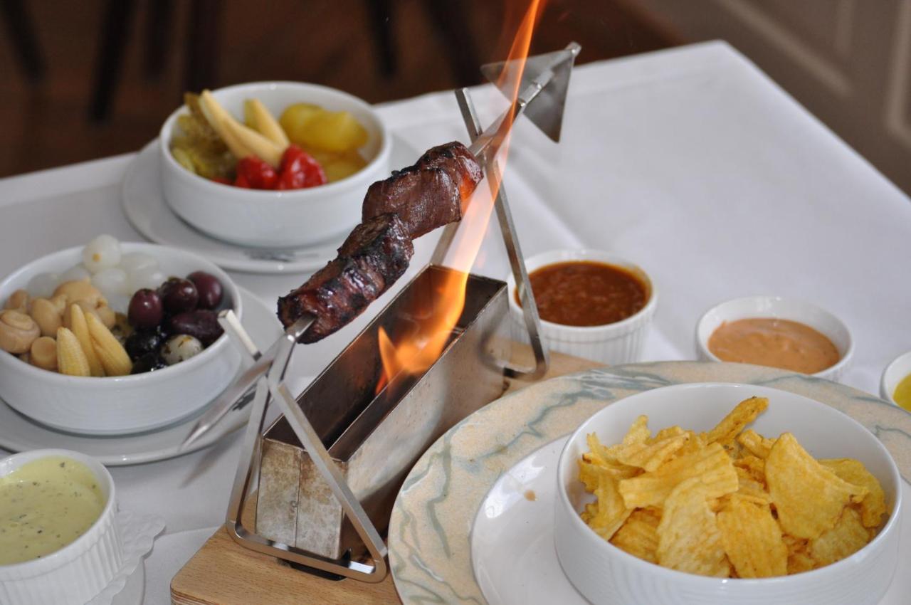 Hotel Restaurant Raben Linthal Экстерьер фото