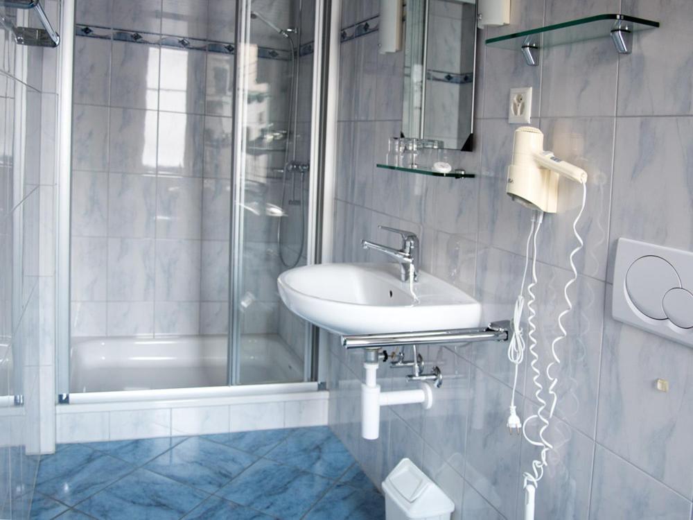 Hotel Restaurant Raben Linthal Экстерьер фото