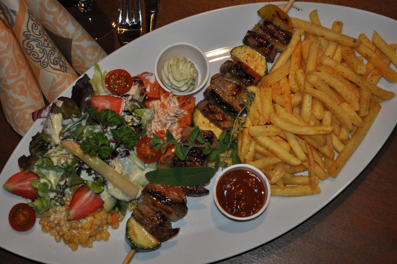Hotel Restaurant Raben Linthal Экстерьер фото